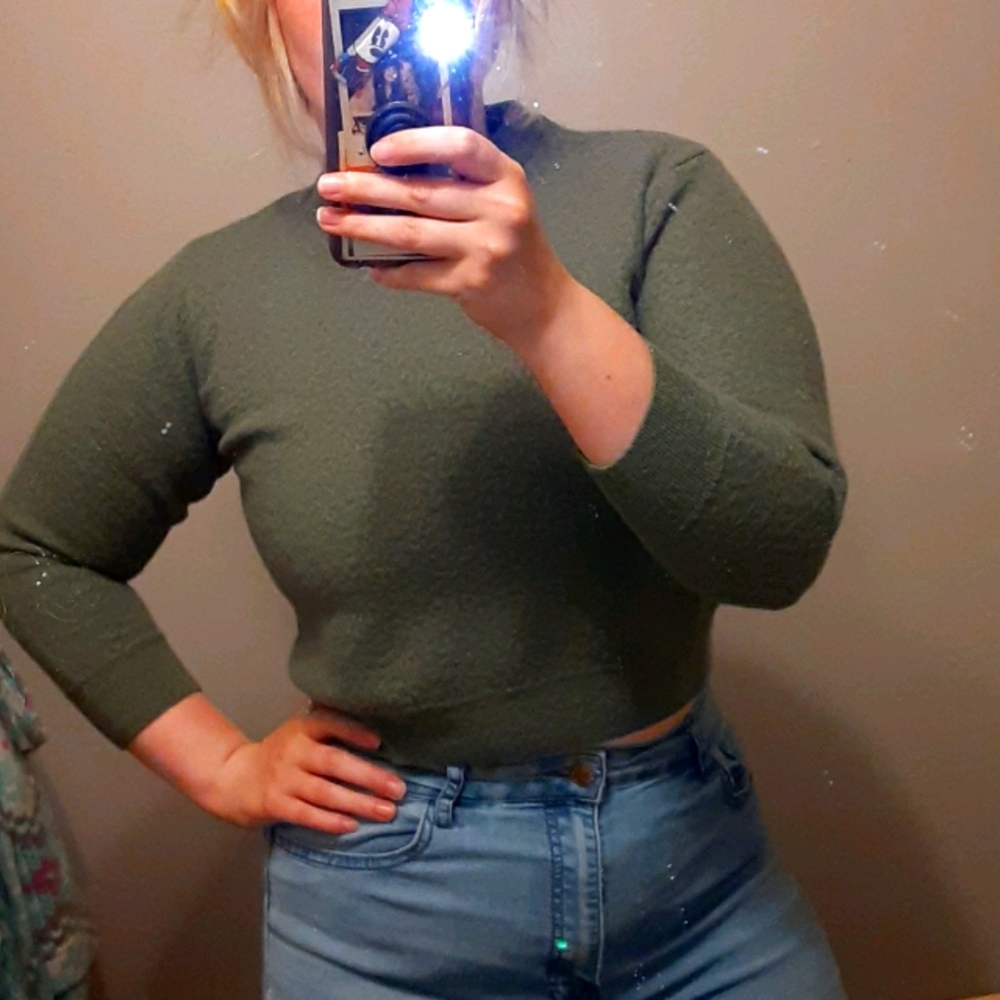 Crop sweater